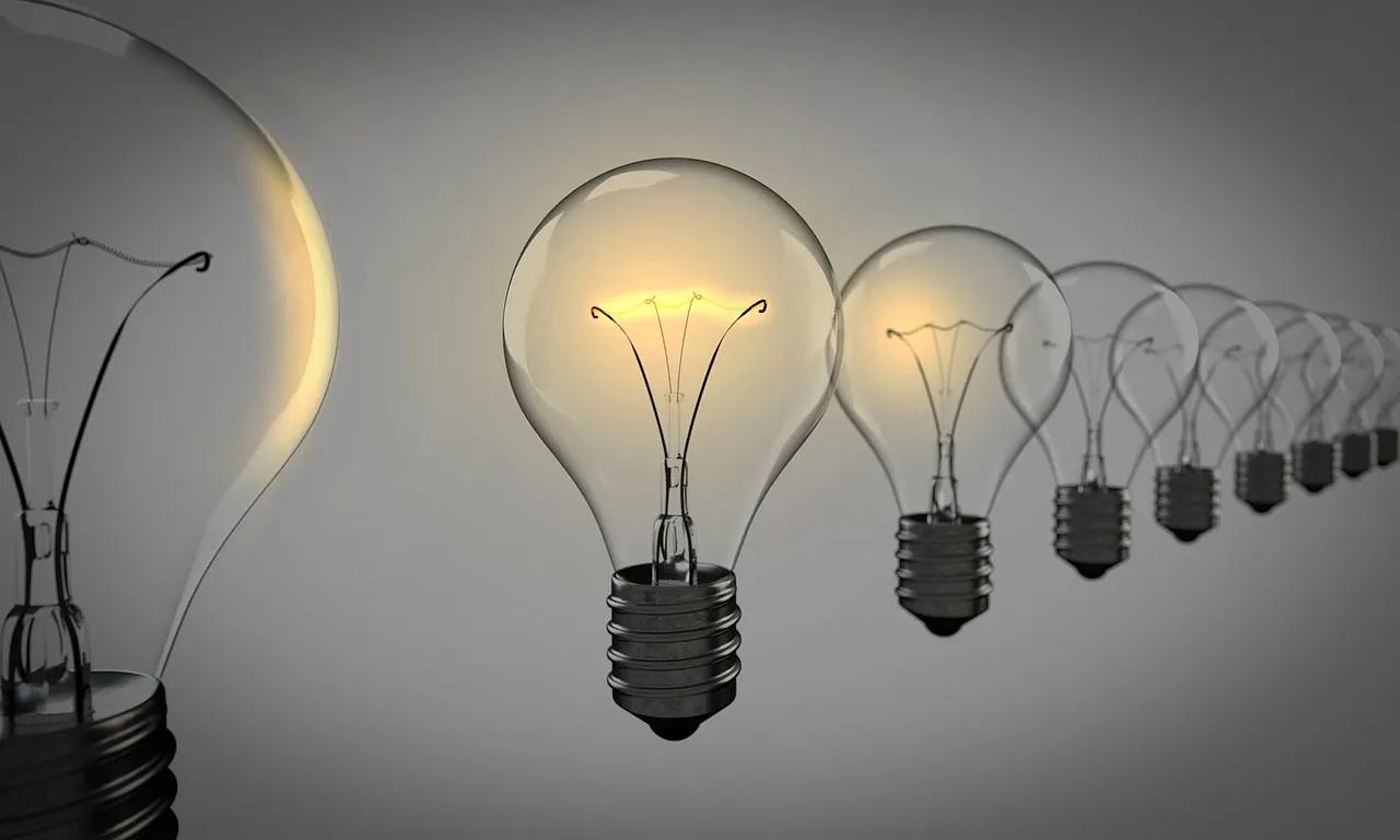 light-bulbs-1875384_1280.webp